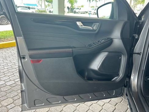 Used 2025 Ford Escape ST-Line FWD image 34