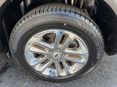 Used 2016 Ford Explorer XLT image 52