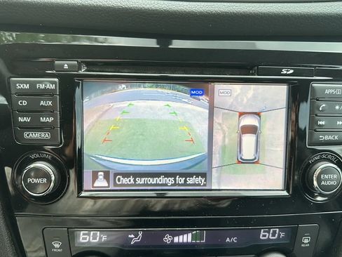 Used 2016 Nissan Rogue SL FWD image 40