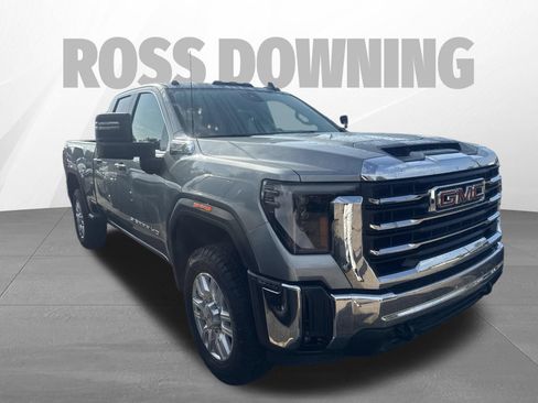 Used 2024 GMC Sierra 2500 SLE w/ Preferred Package AWD/4WD image 3