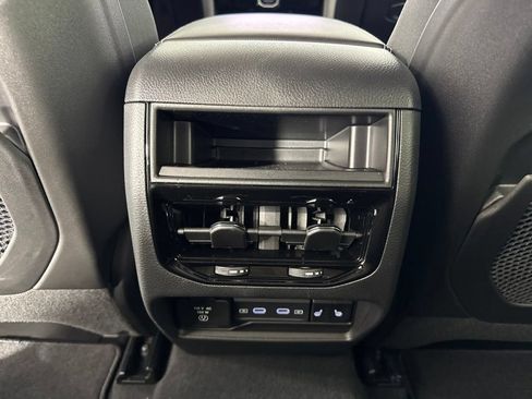 Used 2026 Jeep Grand Cherokee Limited AWD/4WD image 26
