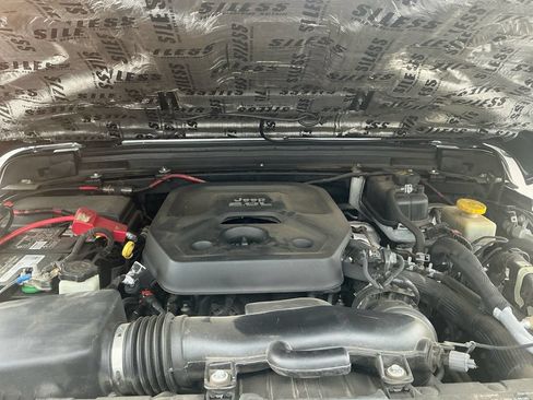 Used 2019 Jeep Wrangler Unlimited Sahara w/ Safety Group AWD/4WD image 25