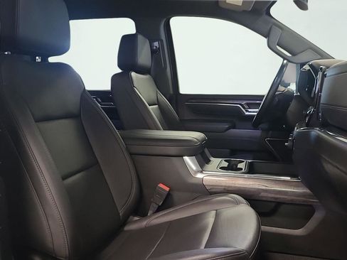 Used 2024 Chevrolet Silverado 2500 LTZ w/ LTZ Convenience Package image 15