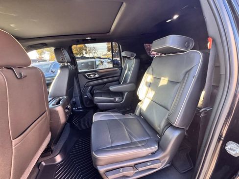 Used 2021 Chevrolet Suburban Premier w/ Premium Package image 26