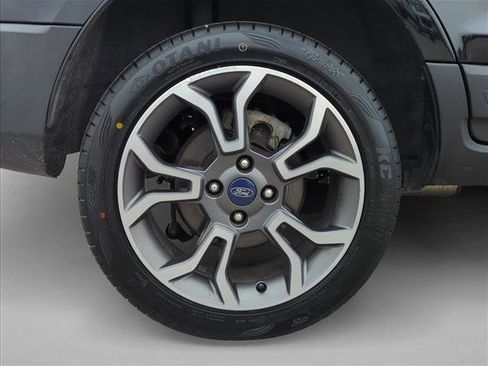 Used 2020 Ford EcoSport SES image 18