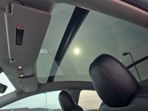 Used 2021 Tesla Model Y Performance image 28