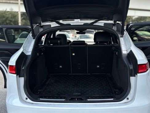 Used 2019 Jaguar F-PACE Prestige image 27