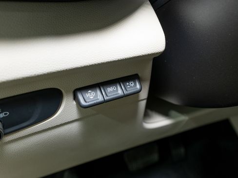 Used 2022 Buick Envision Avenir w/ Technology Package II image 33