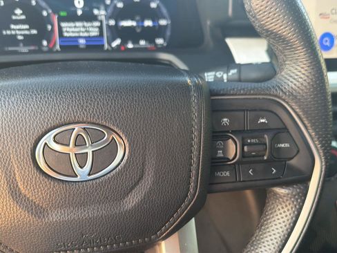 Certified 2024 Toyota Tacoma TRD Off-Road AWD/4WD image 22