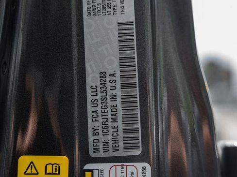 New 2025 Jeep Gladiator Mojave w/ Technology Group image 38