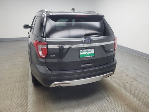 Used 2017 Ford Explorer XLT image 6