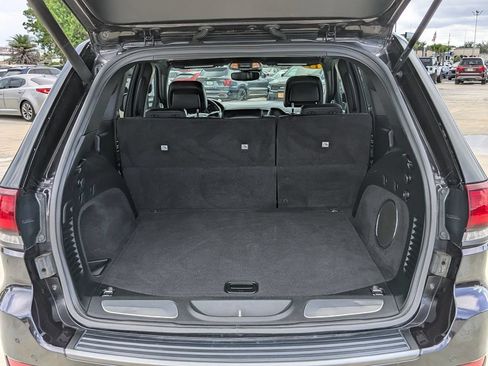 Used 2019 Jeep Grand Cherokee High Altitude RWD image 12