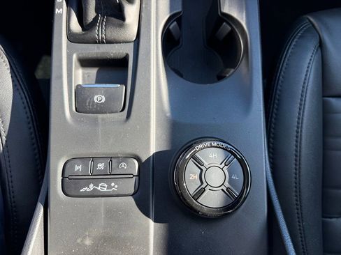 New 2025 Ford Ranger Lariat w/ FX4 Off-Road Package image 30