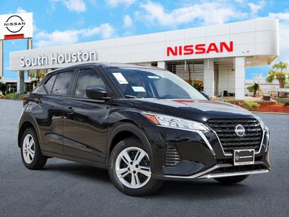 New 2025 Nissan Kicks Play S