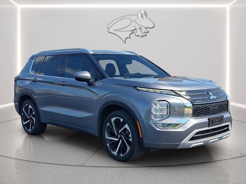 Used 2023 Mitsubishi Outlander SEL AWD/4WD image 6