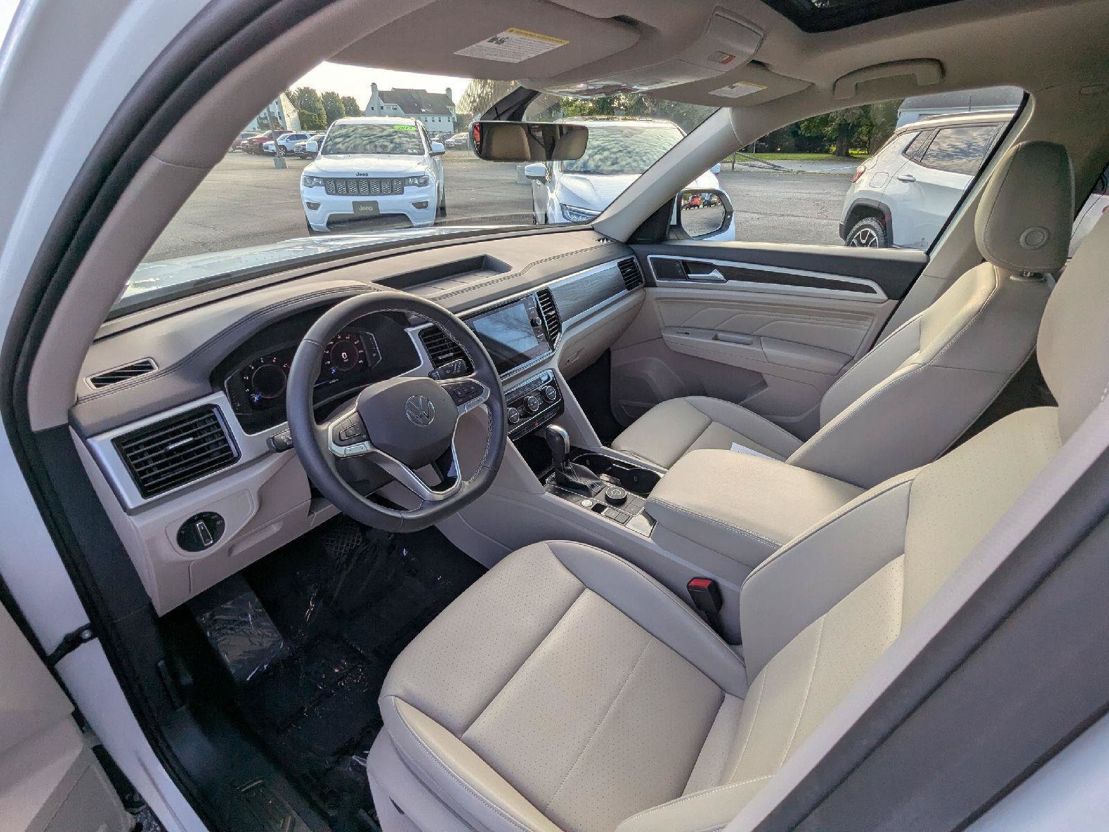 Used 2023 Volkswagen Atlas SE AWD/4WD image 14