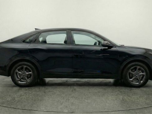 Used 2025 Kia K4 LXS image 11