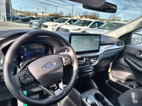 New 2026 Ford Escape SE image 14
