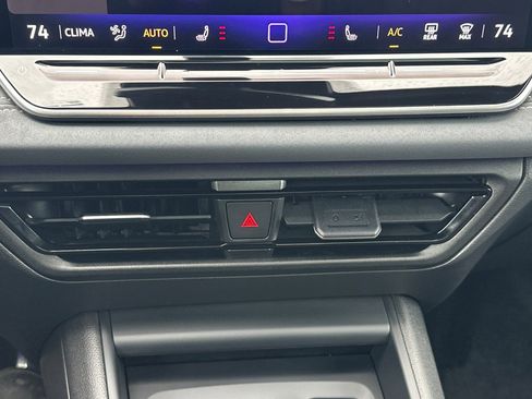 New 2026 Volkswagen Tiguan SE R-Line FWD image 18
