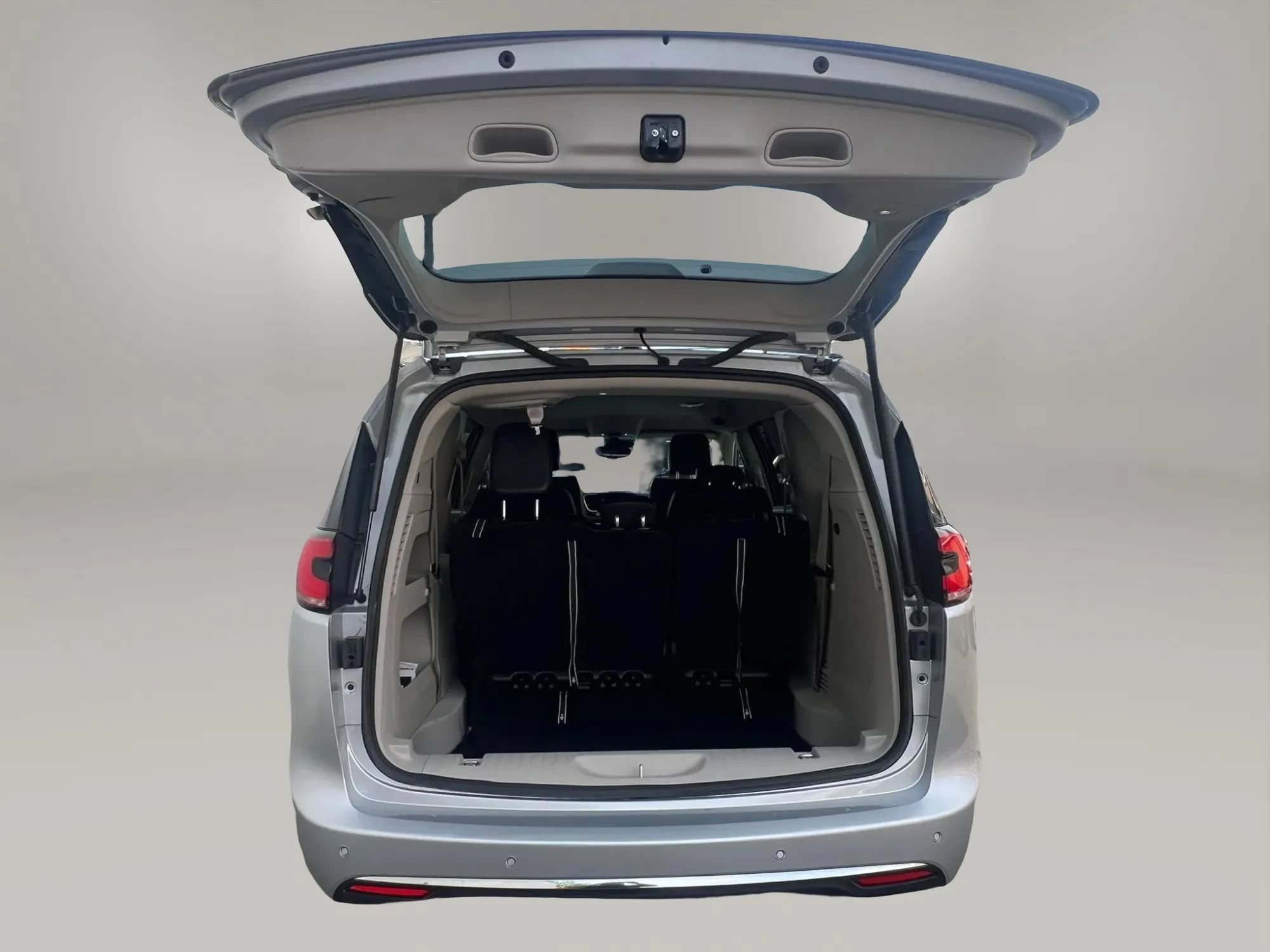 Used 2024 Chrysler Pacifica Touring-L FWD image 10