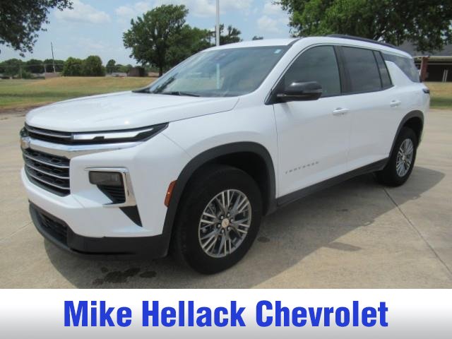 Used 2026 Chevrolet Traverse LT FWD image 2