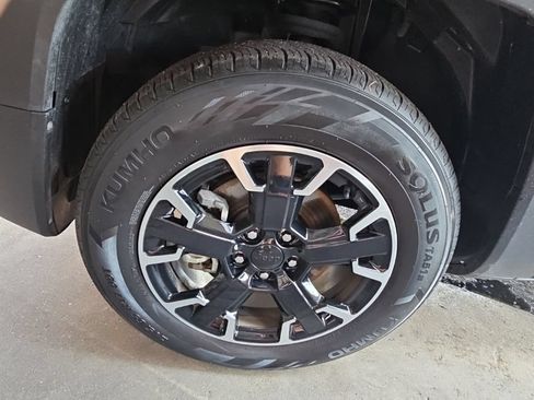 Used 2023 Jeep Renegade Latitude AWD/4WD image 30
