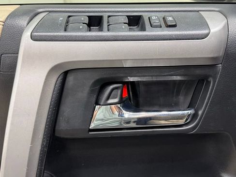 Used 2019 Toyota 4Runner SR5 AWD/4WD image 19
