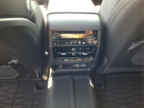 Used 2025 Jeep Grand Cherokee Summit w/ Luxury Tech Group V AWD/4WD image 15