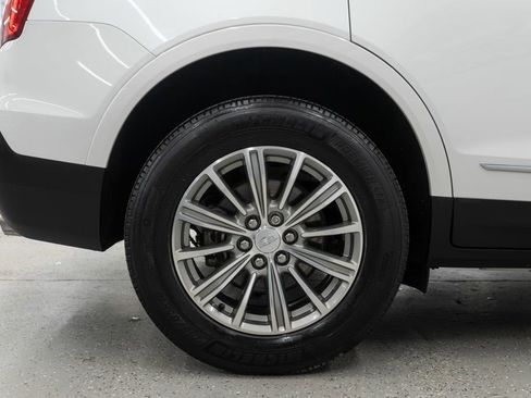Used 2017 Cadillac XT5 Luxury w/ Driver Awareness Package AWD/4WD image 34