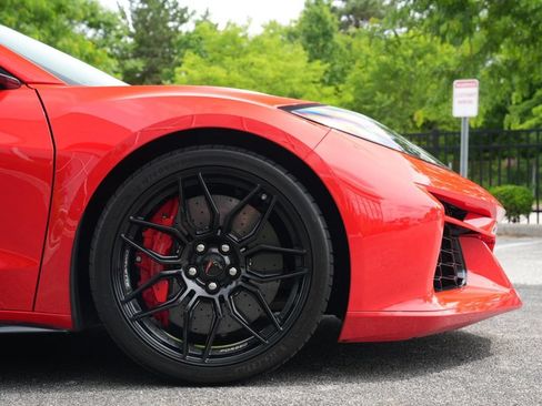 Used 2024 Chevrolet Corvette Z06 w/ Stealth Interior Trim Package RWD image 21
