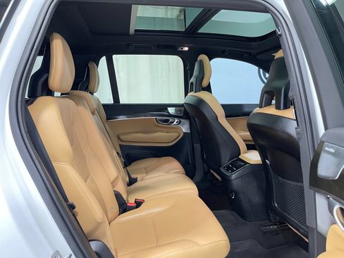 Used 2018 Volvo XC90 T6 Momentum w/ Convenience Package AWD/4WD image 33