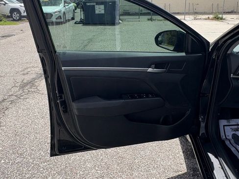 Used 2019 Hyundai Elantra Limited w/ Cargo Package image 10