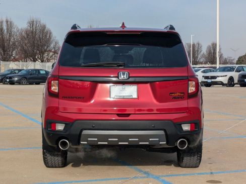Certified 2024 Honda Passport TrailSport image 7