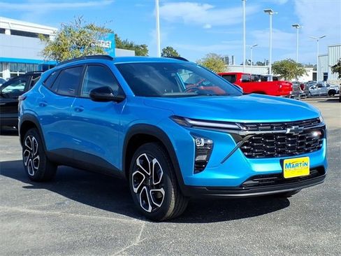 New 2026 Chevrolet Trax RS w/ Driver Confidence Package image 3