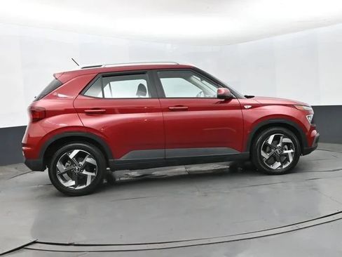 Used 2025 Hyundai Venue Limited FWD image 4