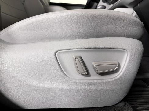 Used 2020 Toyota Highlander XLE AWD/4WD image 56
