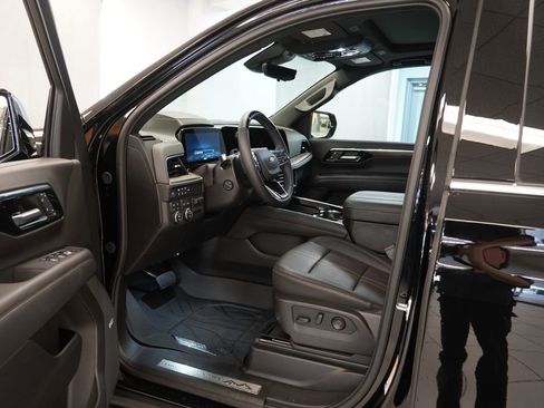 Used 2026 Chevrolet Tahoe High Country AWD/4WD image 12