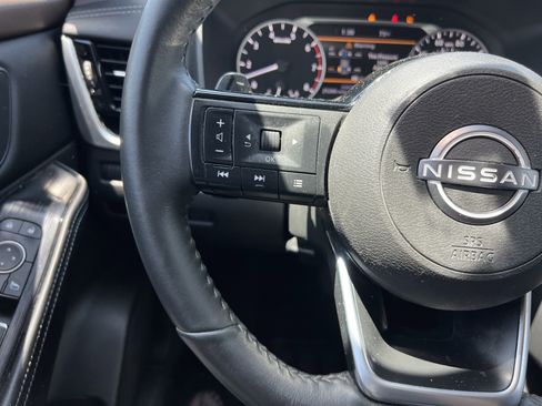 Used 2023 Nissan Rogue SL w/ SL Premium Package FWD image 19