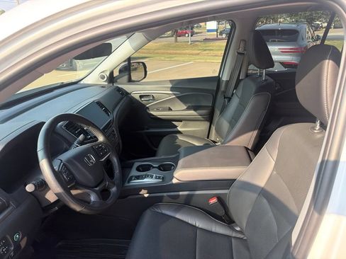 Used 2025 Honda Ridgeline RTL image 16