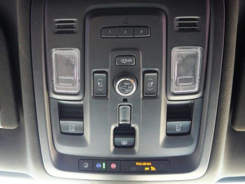 Used 2021 GMC Yukon Denali w/ Denali Premium Package AWD/4WD image 31