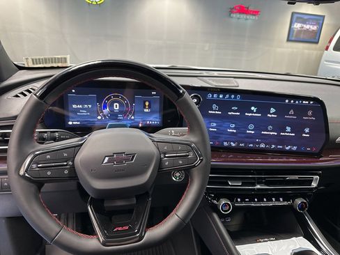 New 2026 Chevrolet Traverse RS w/ LPO, Floor Liner Package image 6