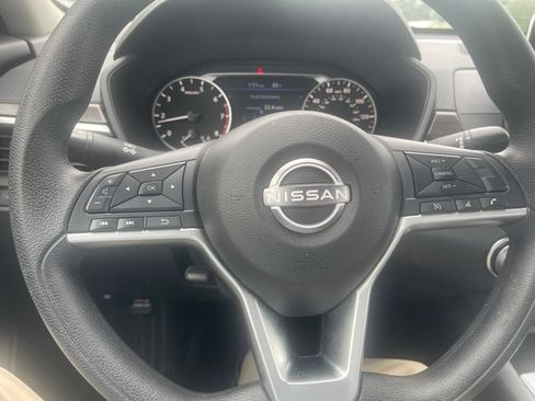 Used 2024 Nissan Altima 2.5 SV FWD image 14