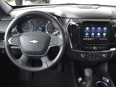 Used 2023 Chevrolet Traverse LT FWD image 3