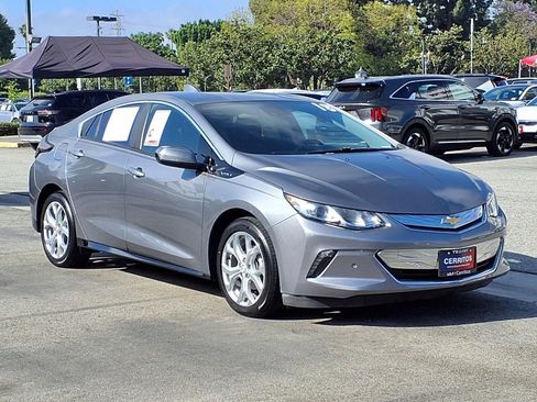 Used 2018 Chevrolet Volt Premier w/ Driver Confidence Package FWD image 7