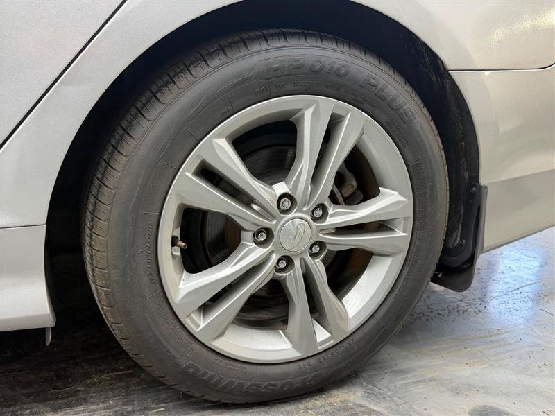 Used 2019 Hyundai Sonata Limited FWD image 16