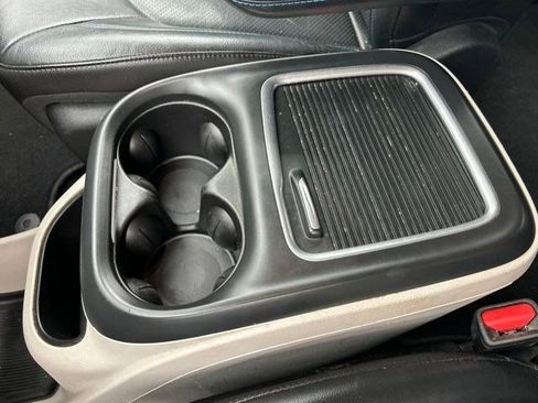Used 2021 Chrysler Pacifica Touring-L FWD image 26