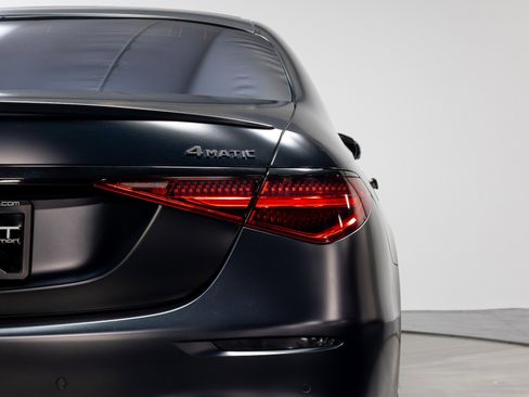 Used 2022 Mercedes-Benz S 580 4MATIC Sedan w/ AMG Line Package image 58