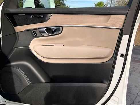 New 2026 Volvo XC90 T8 Ultra image 31