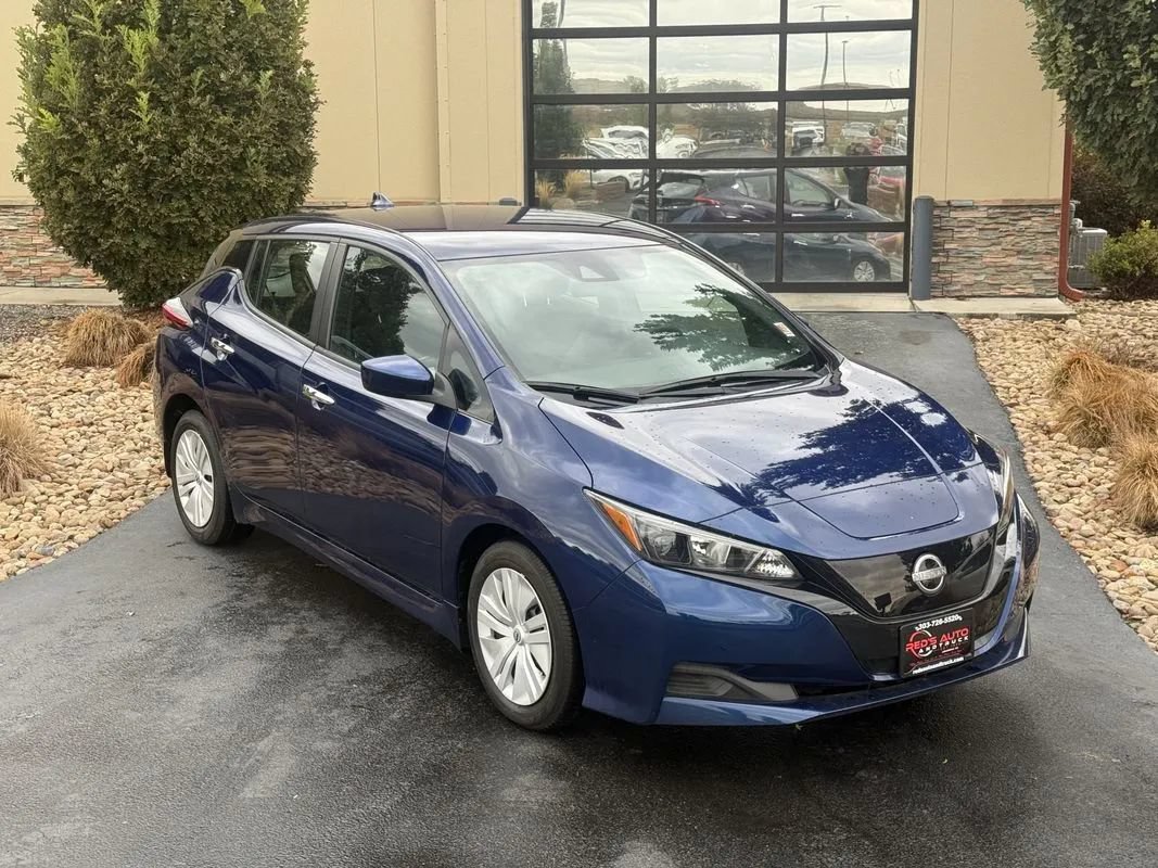 Used 2025 Nissan Leaf S FWD image 31