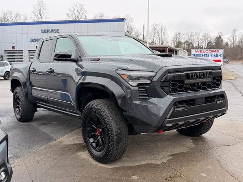 Used 2025 Toyota Tacoma TRD Pro w/ Tow Tech Package image 14